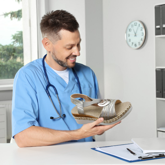 OrthoBea - orthopädische schmerzlindernde Sandalen für mehr Komfort