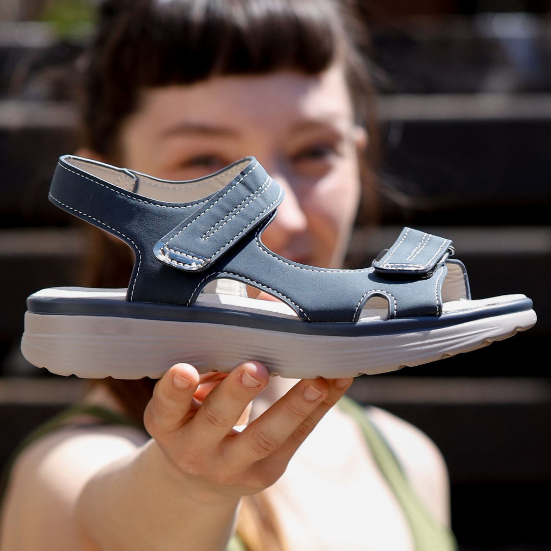 OrthoKlara - ergonomische, schmerzlindernde & rutschfeste Sandalen für Damen