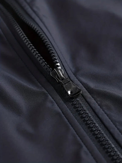 LEICHTE ANTIWINDJACKE MIT STEHKRAGEN